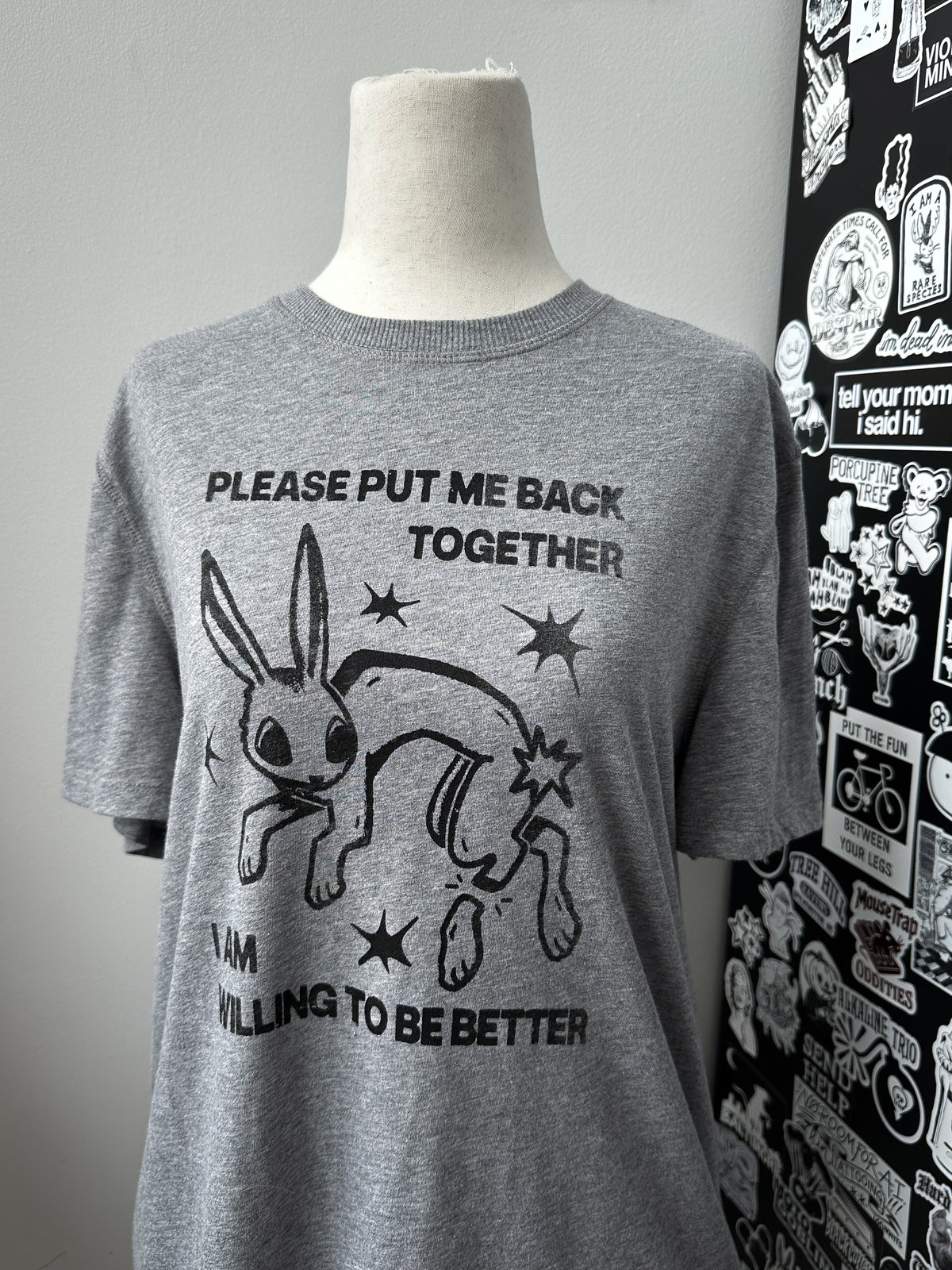 BROKEN BUNNY unisex tee - M