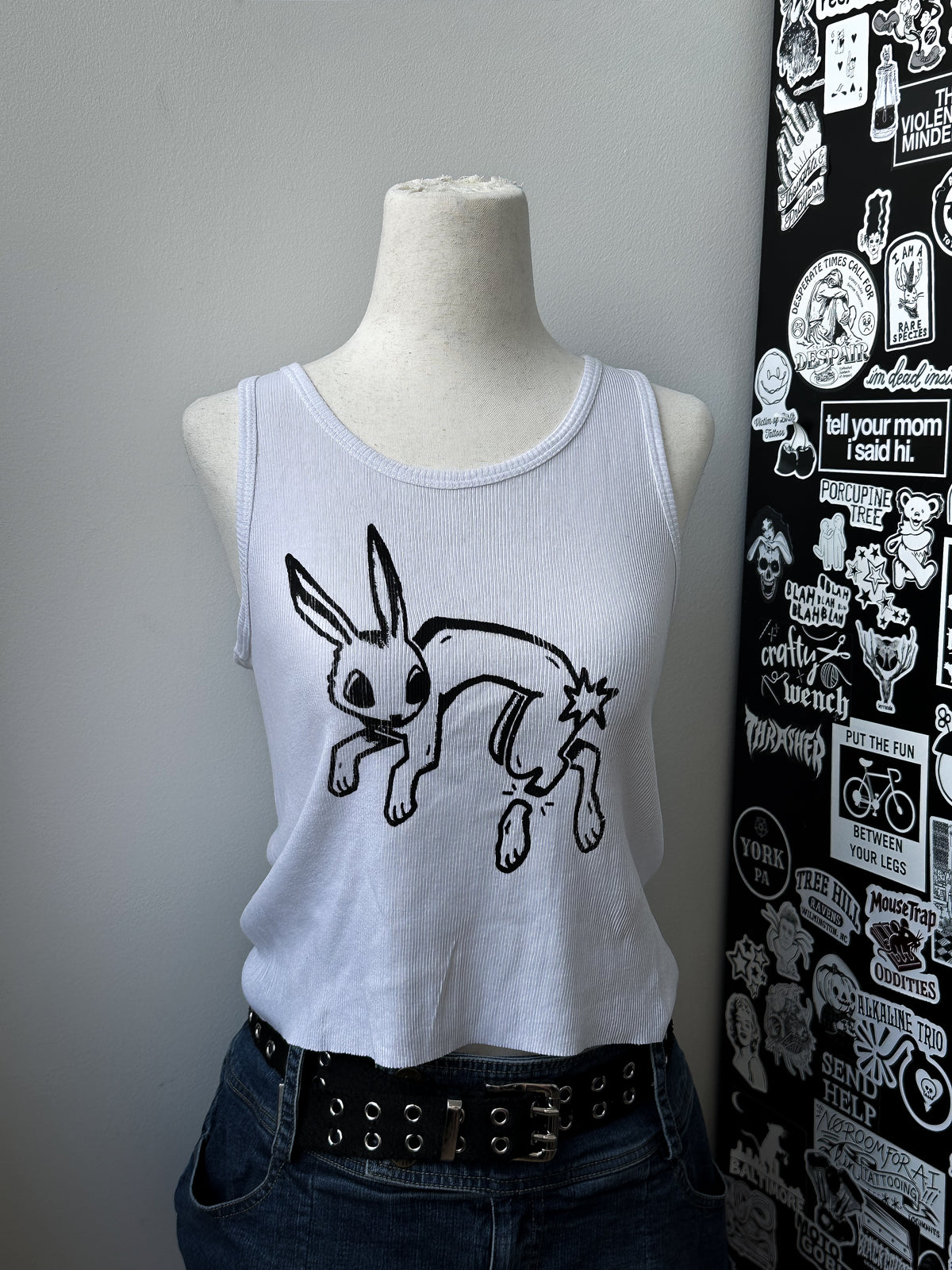 BROKEN BUNNY ribbed tank - L