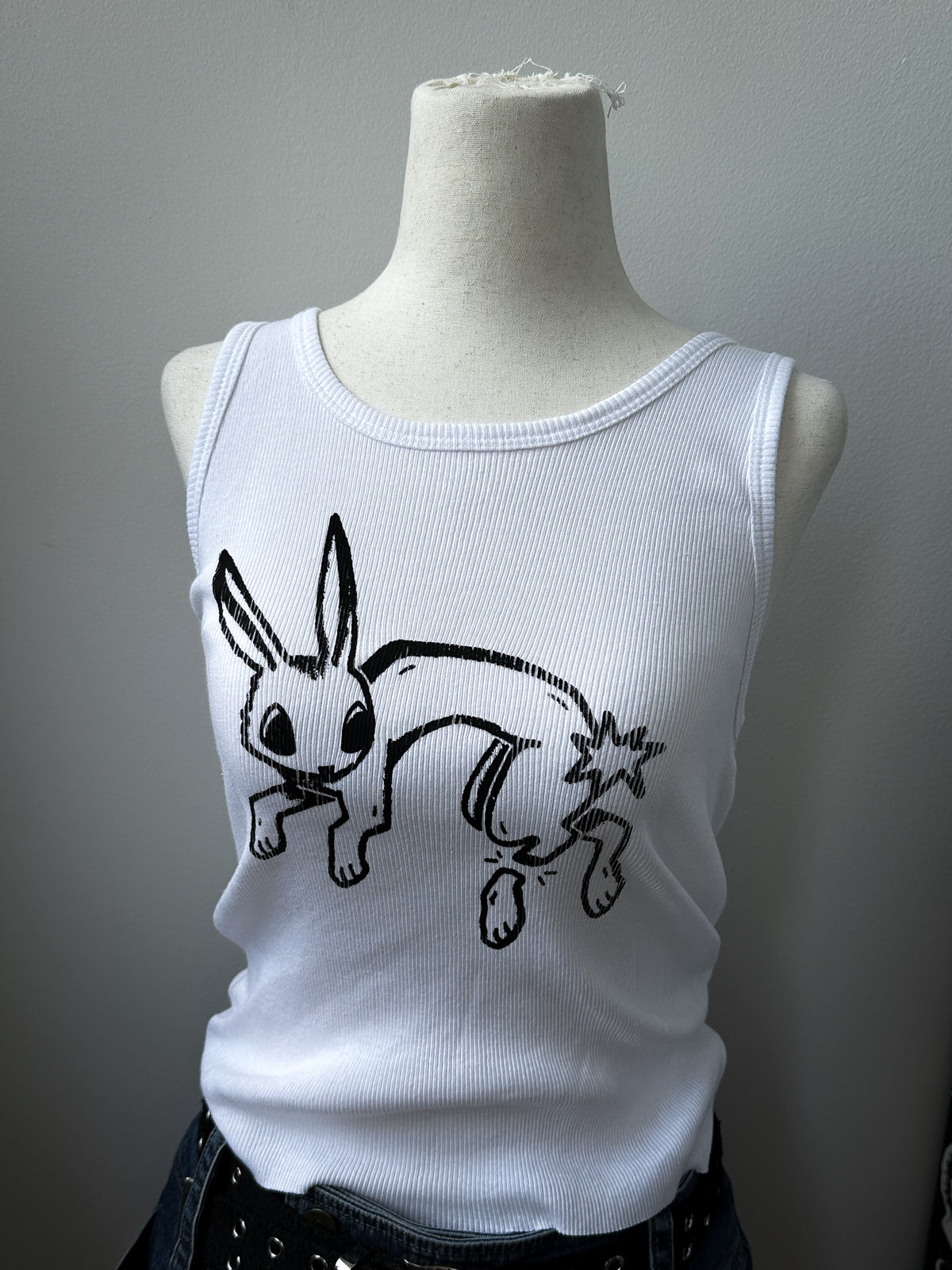 BROKEN BUNNY ribbed tank - M