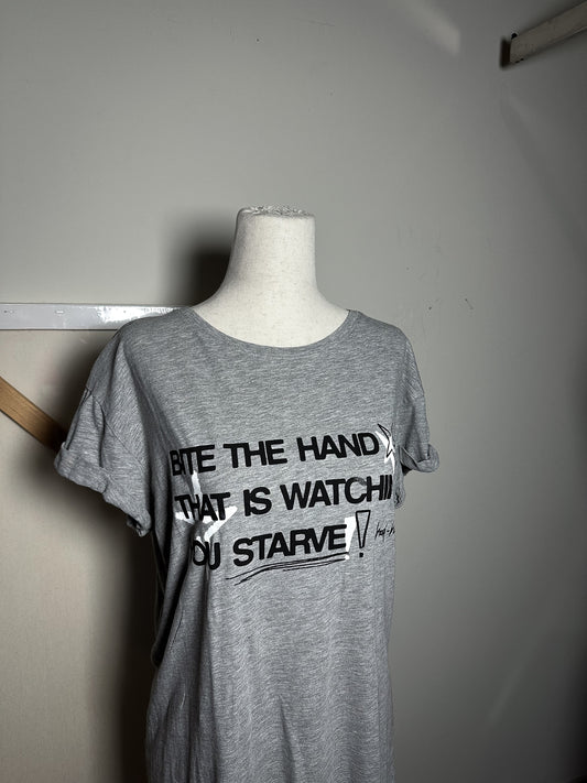 BITE THE HAND Tee - S