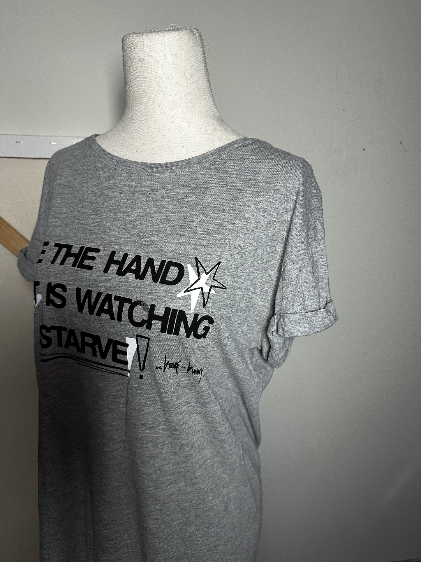 BITE THE HAND Tee - S