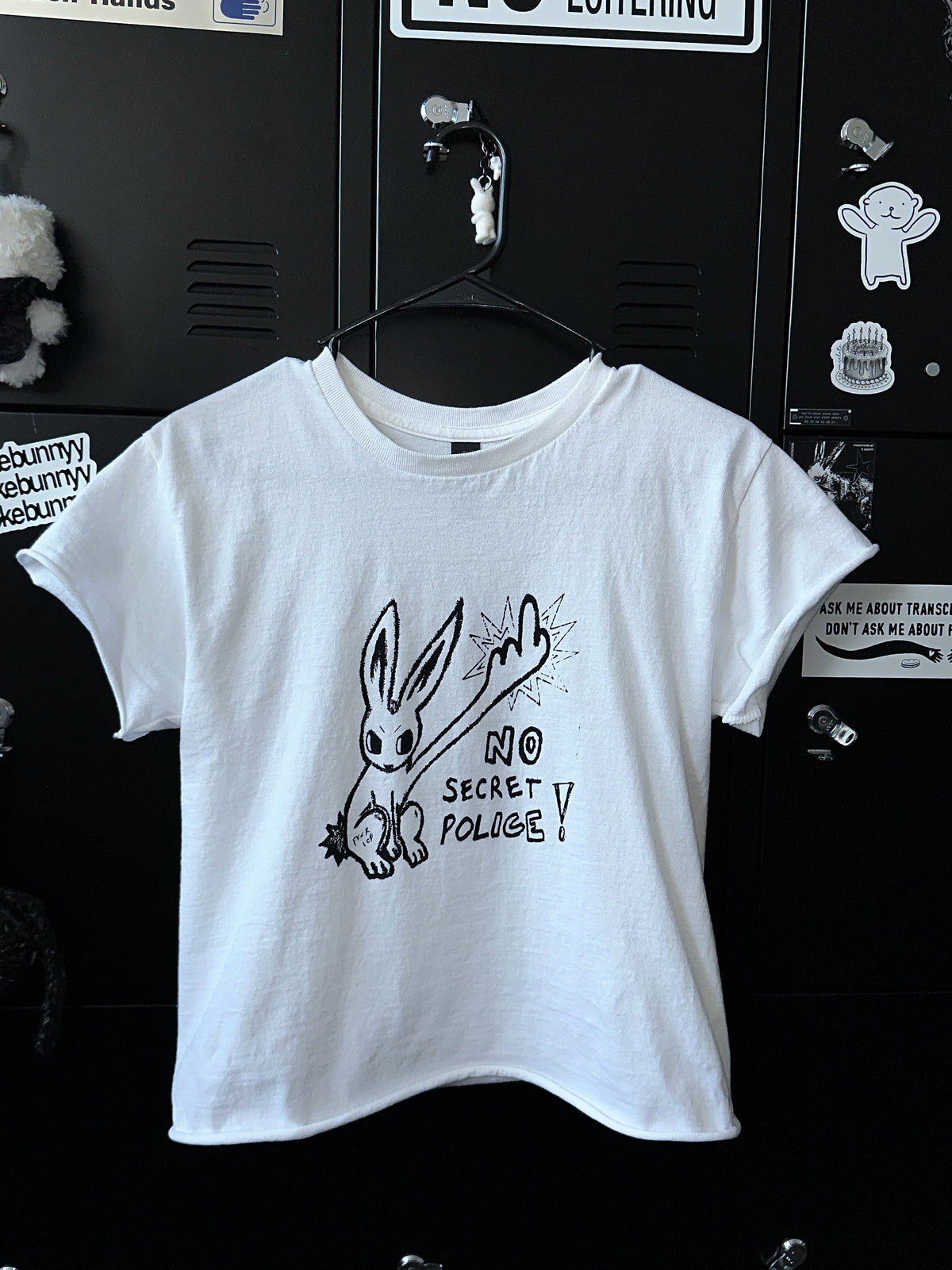 NO SECRET POLICE baby tee *