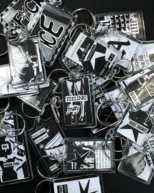 COLLAGE KEYCHAIN - random
