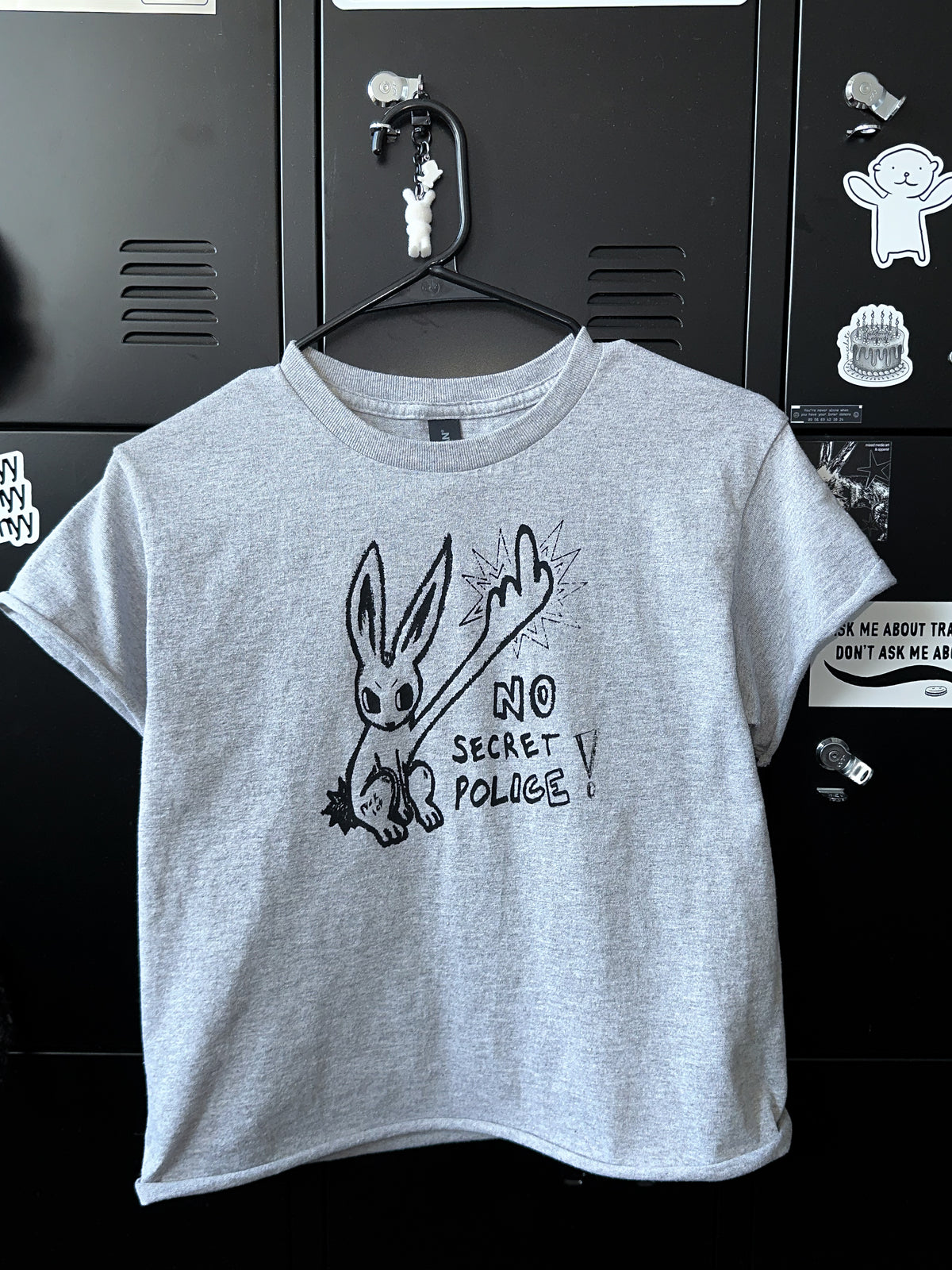 NO SECRET POLICE baby tee *