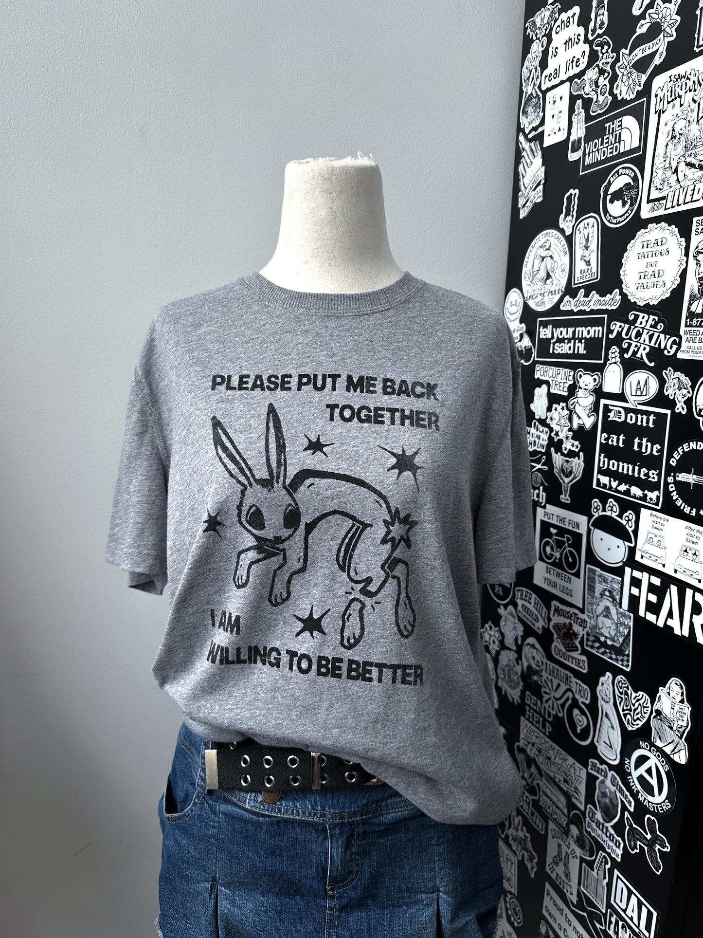 BROKEN BUNNY unisex tee - M