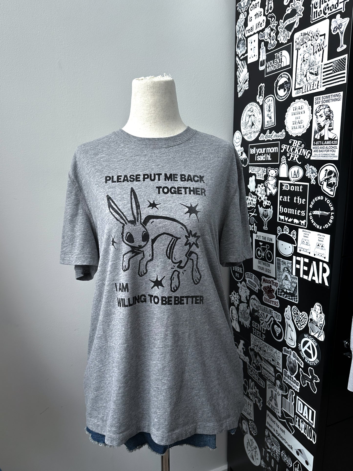 BROKEN BUNNY unisex tee - M