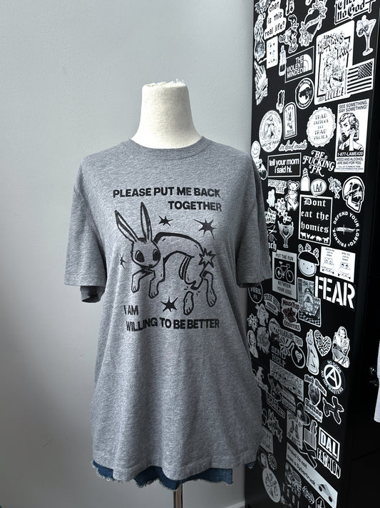 BROKEN BUNNY unisex tee - M