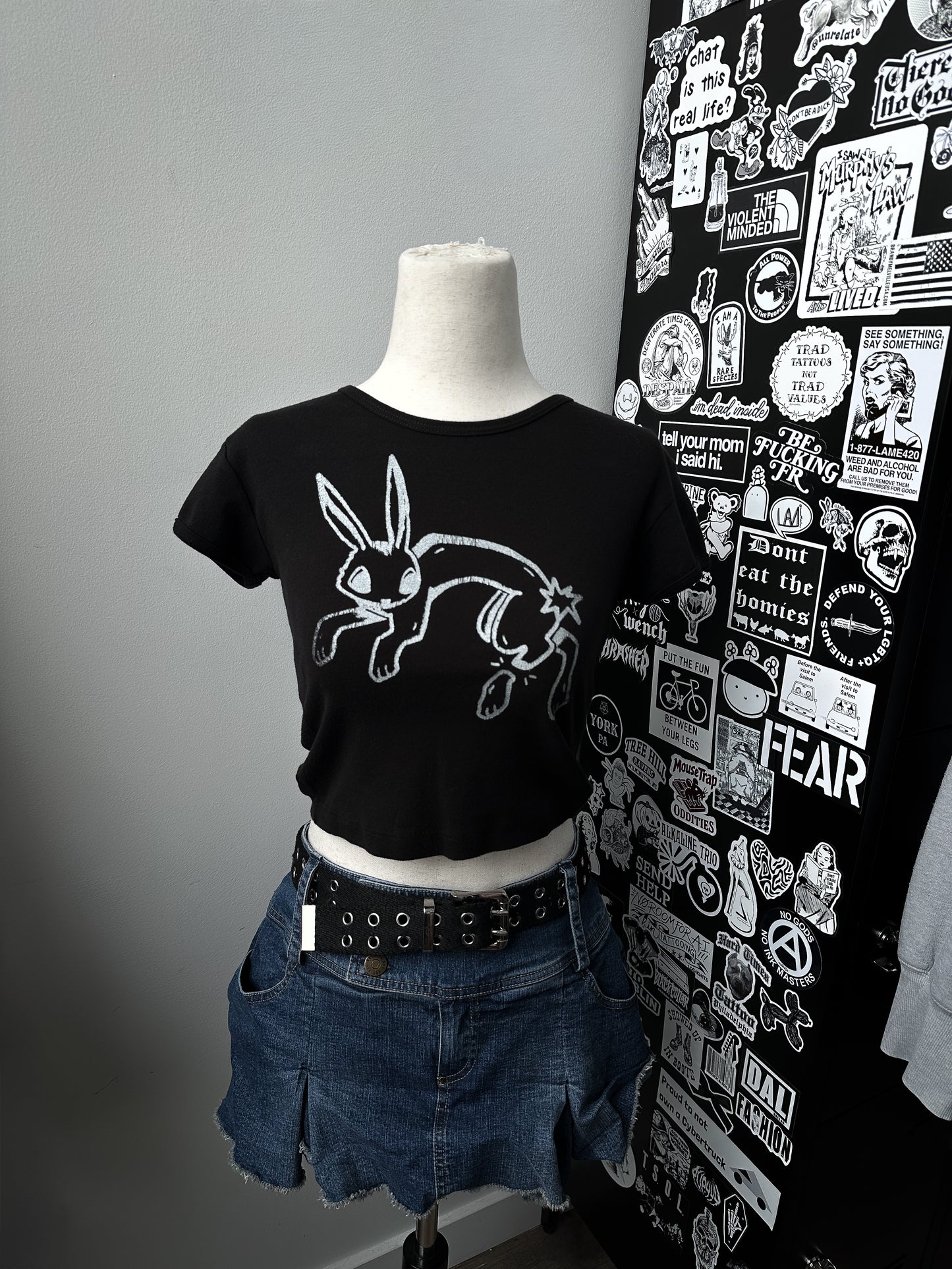 BROKEN BUNNY baby tee - M