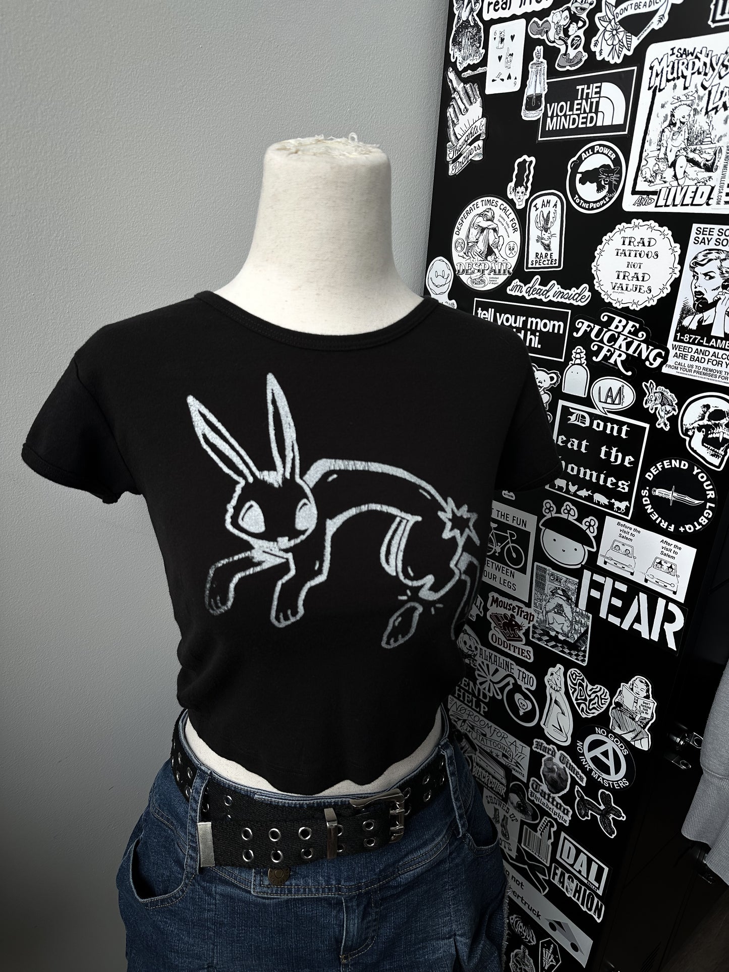 BROKEN BUNNY baby tee - M