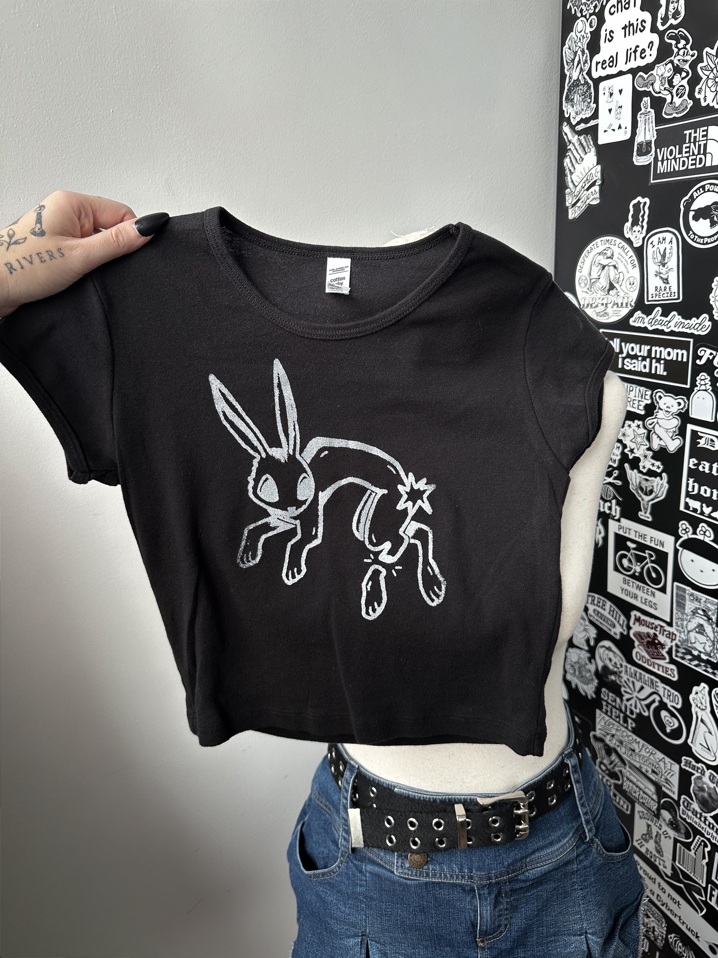 BROKEN BUNNY baby tee - M