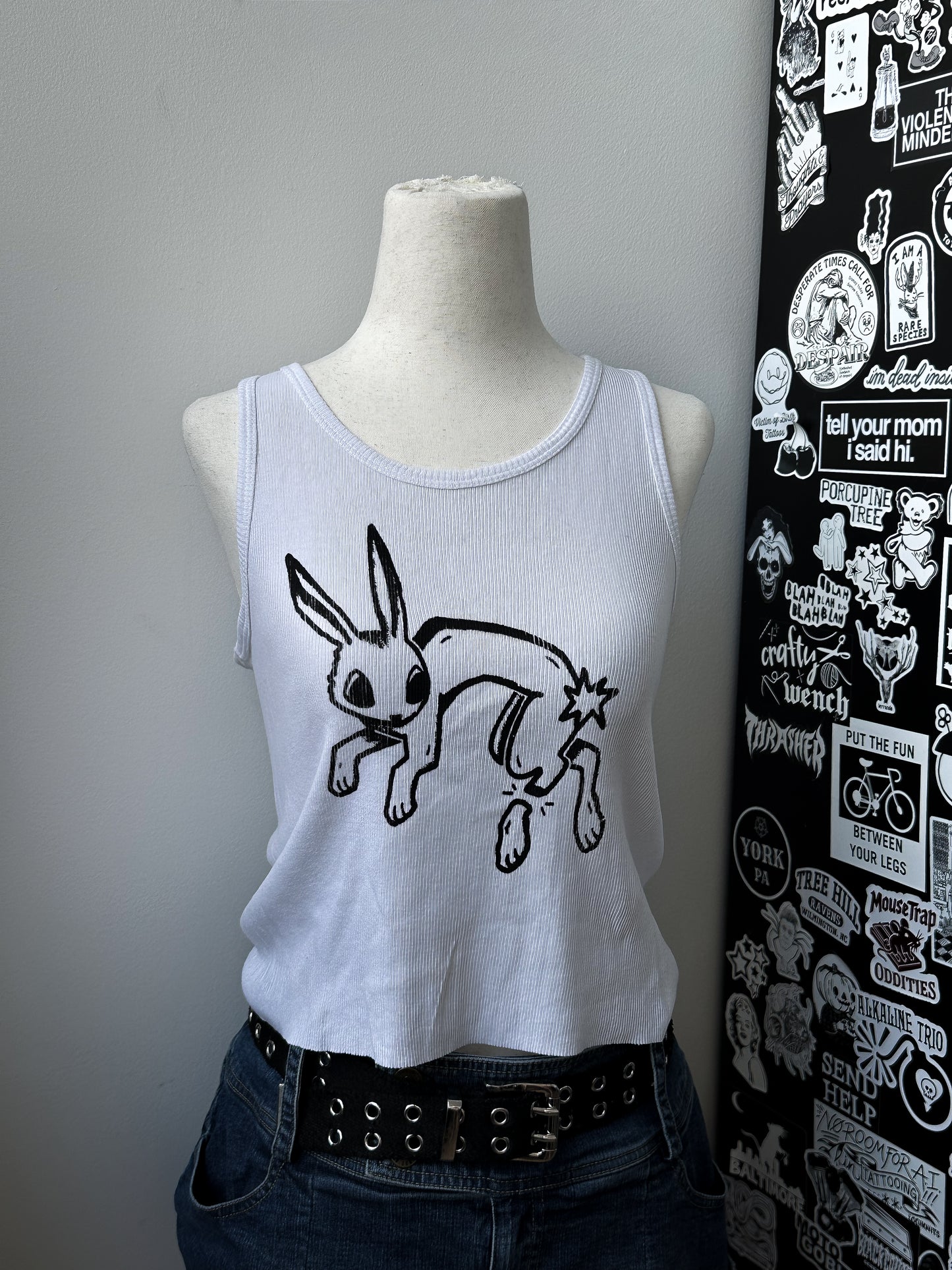 BROKEN BUNNY ribbed tank - L