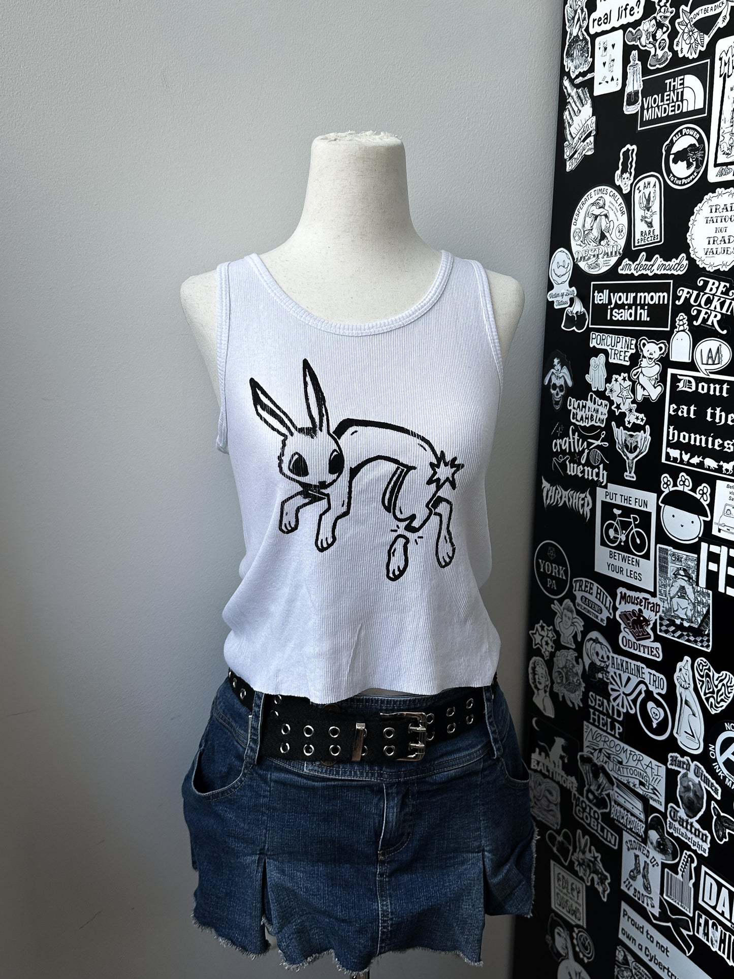 BROKEN BUNNY ribbed tank - L