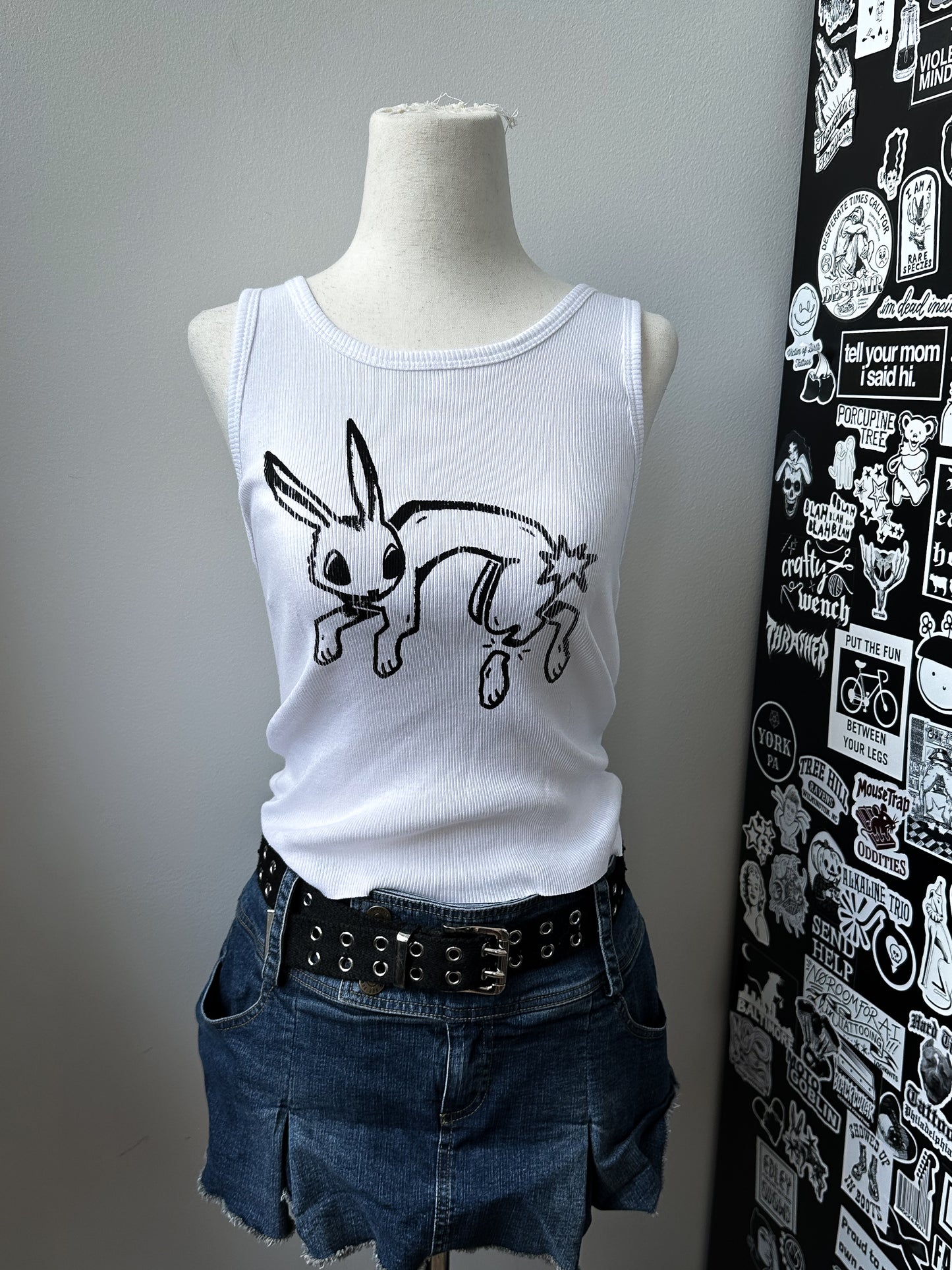 BROKEN BUNNY ribbed tank - M