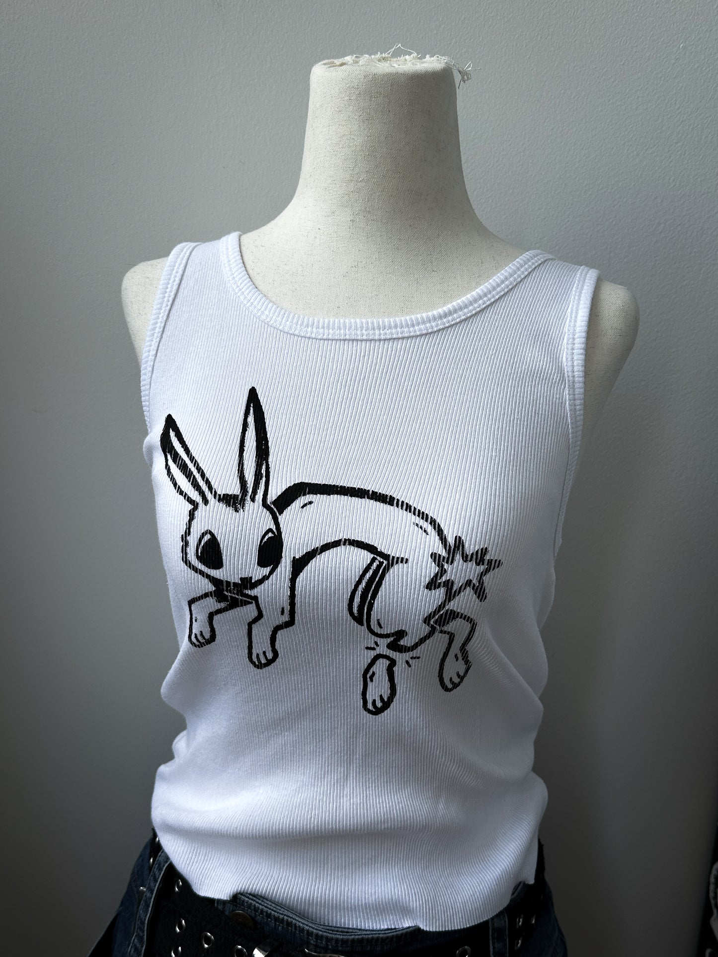 BROKEN BUNNY ribbed tank - M