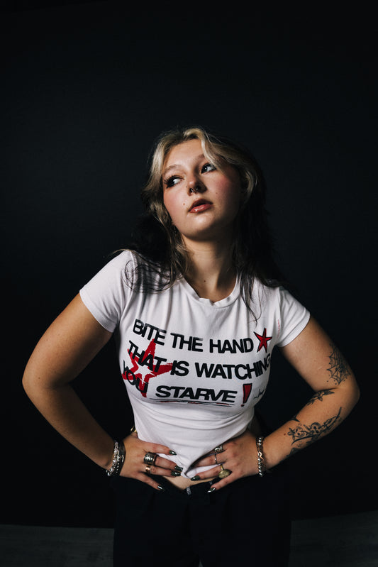 BITE THE HAND Tee - M
