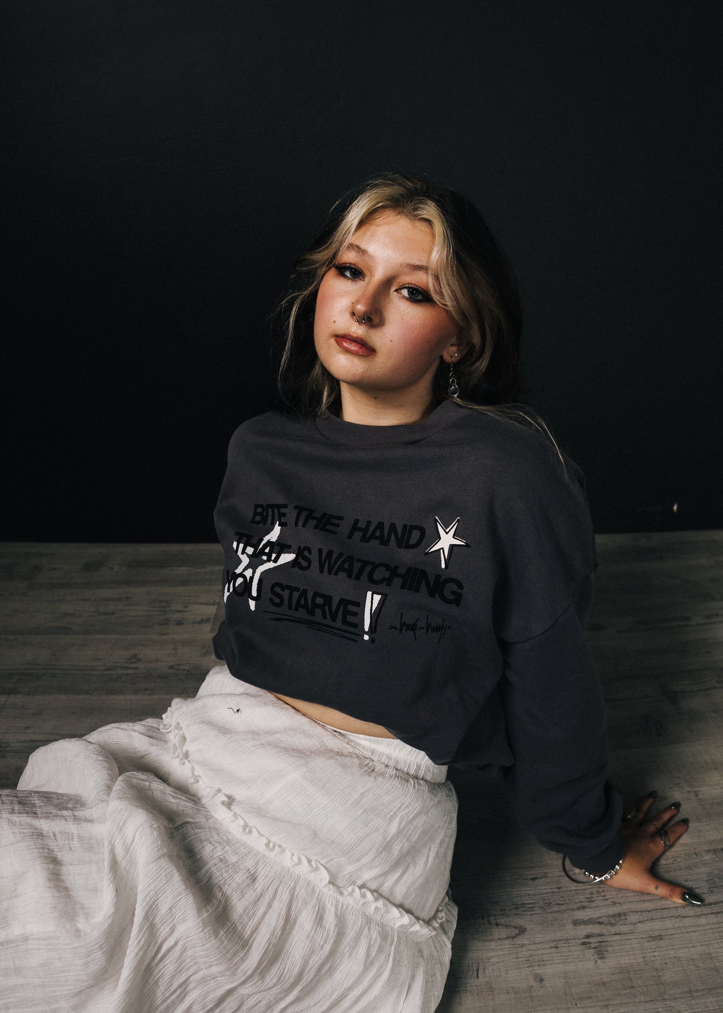BITE THE HAND Crew - XS